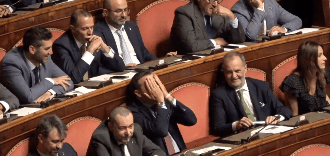 Crisi Di Governo Video Di Centinaio Il Labiale Contro Il M S