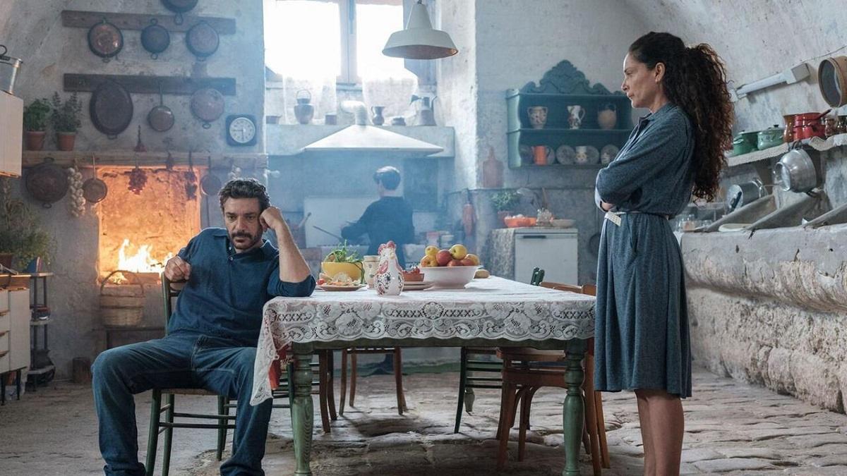 Storia Di Una Famiglia Perbene Trama Cast Quante Puntate E Streaming