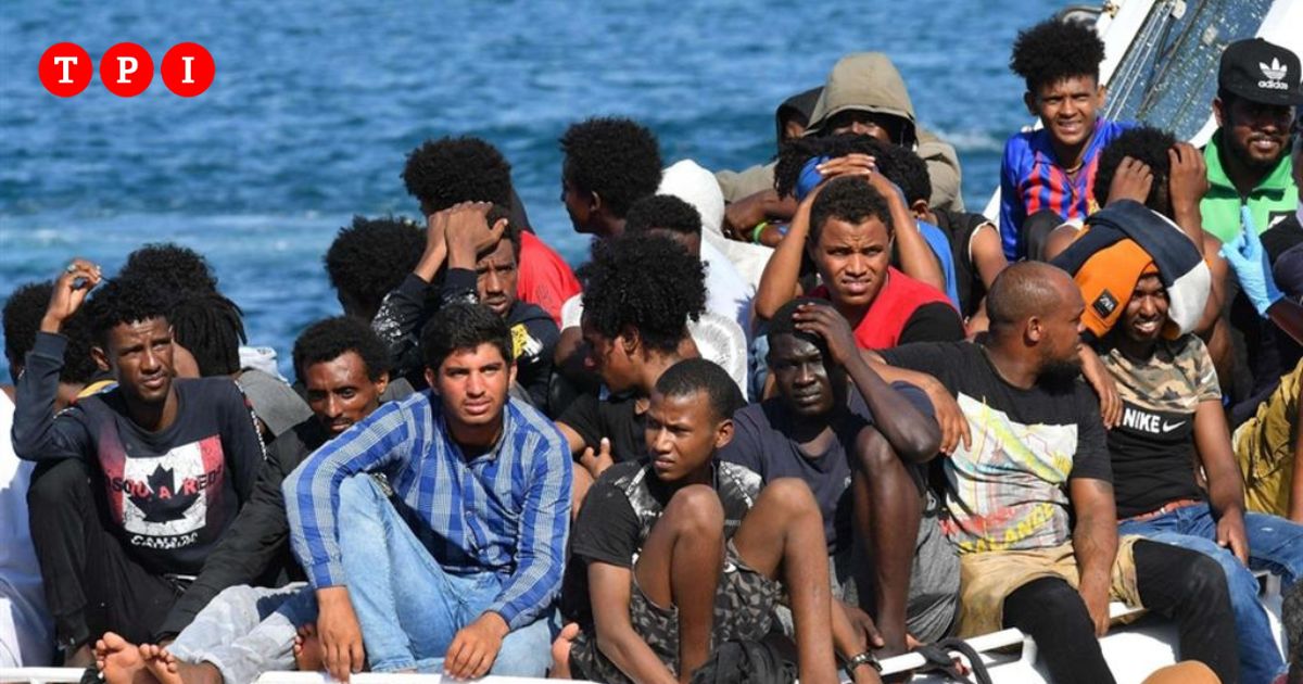 Naufragio Al Largo Di Lampedusa Salvati 20 Migranti Morta Una Donna