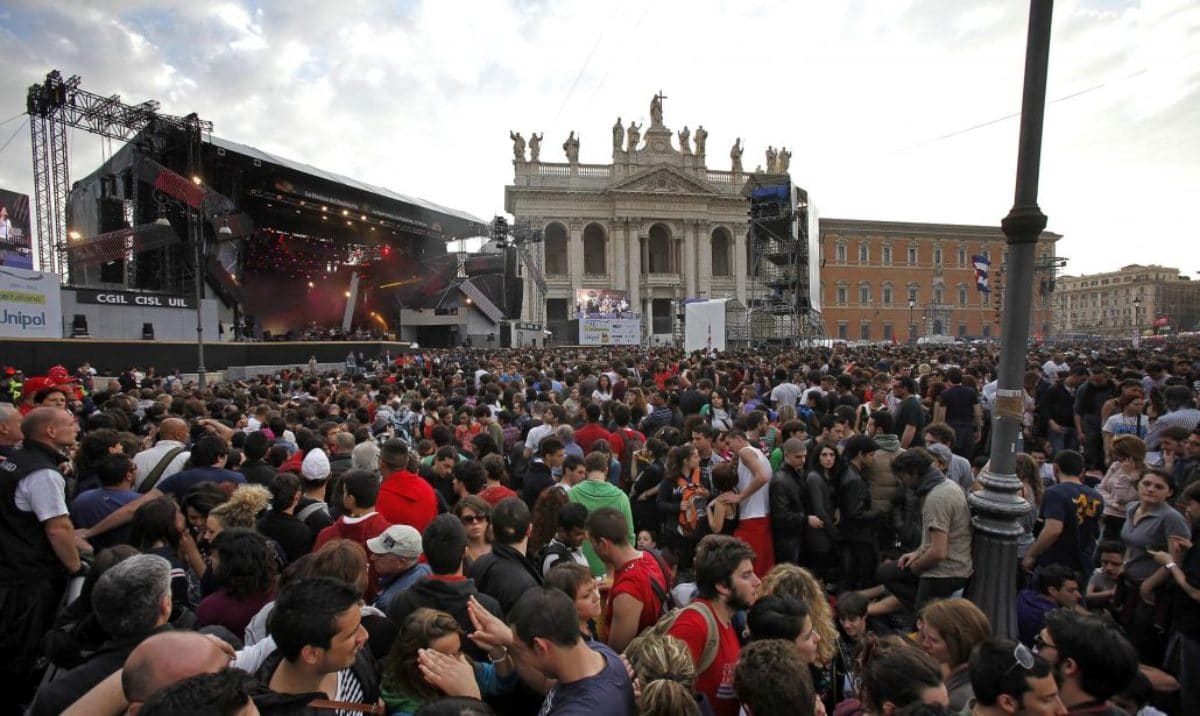 Concertone Primo Maggio Si Parte Sul Palco I Genitori Di Lorenzo