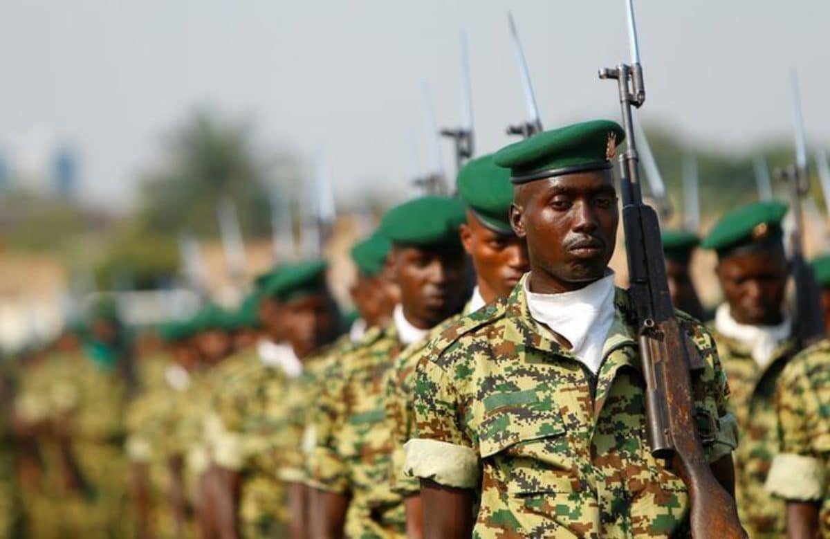 Una parata militare a Bujumbura