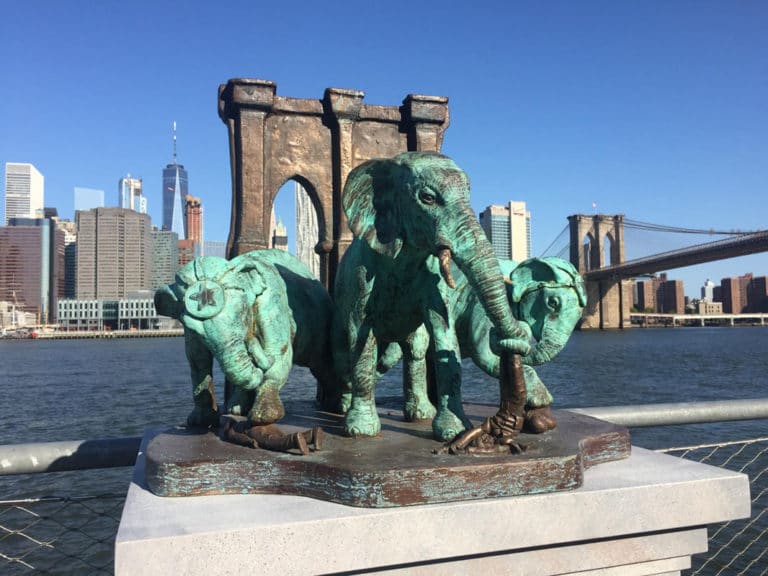 A New York un monumento ricorda una strage causata da una fuga di elefanti