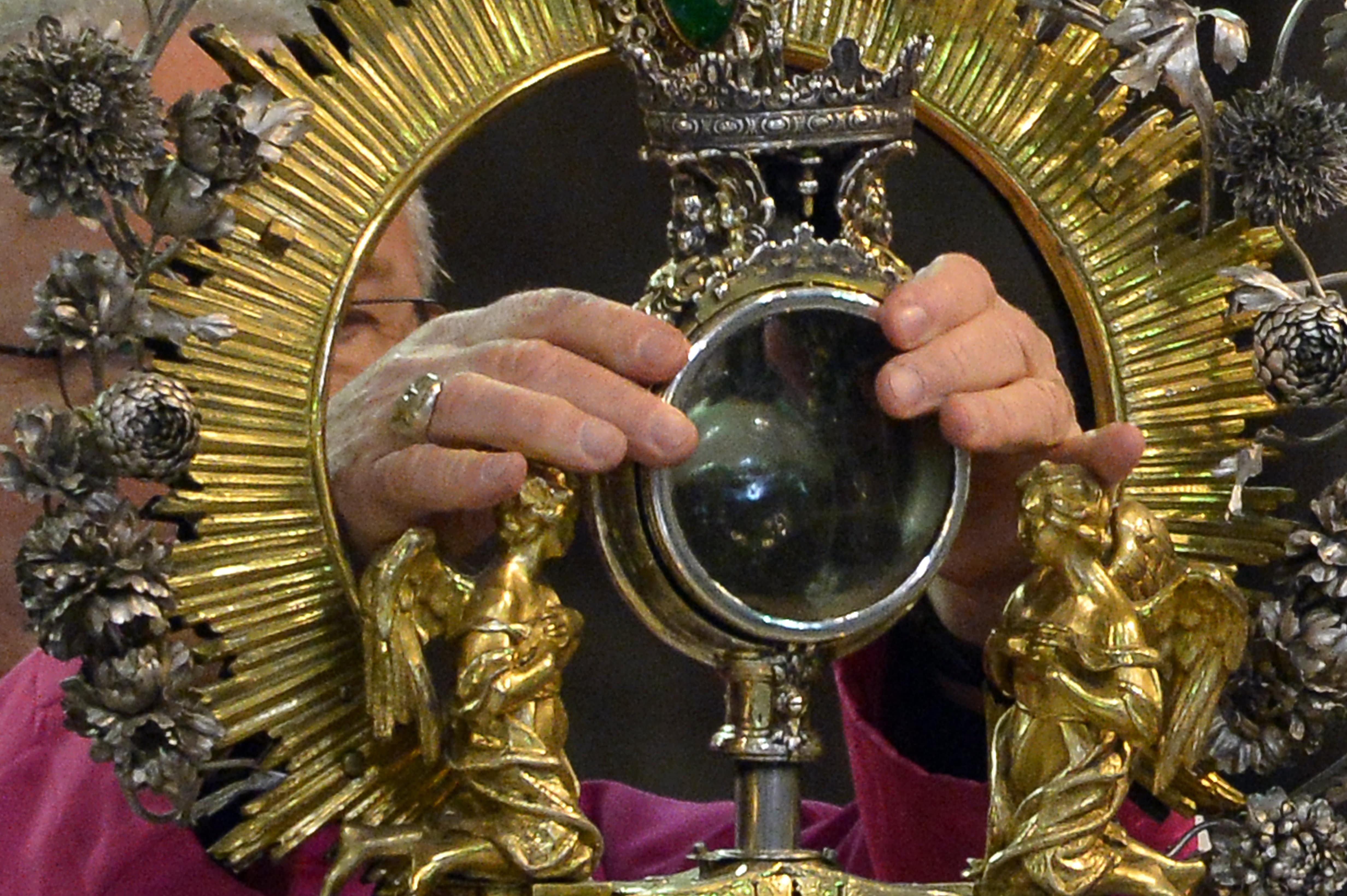 Il Miracolo Di San Gennaro La Posizione Della Chiesa E Della Scienza