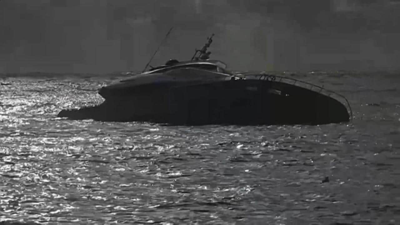 yacht pier silvio berlusconi affondato