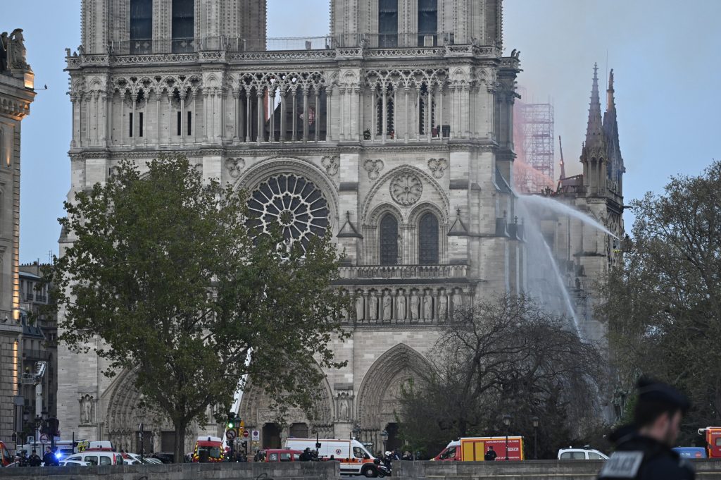 Notre Dame canadair