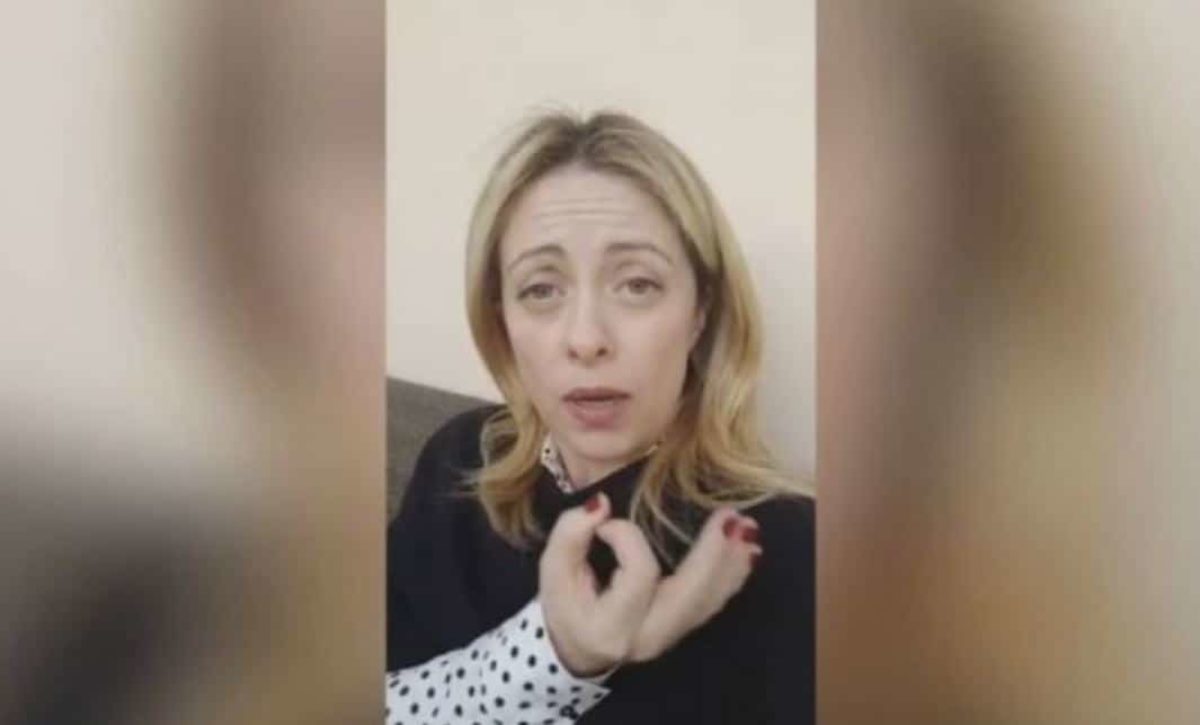 La gaffe di Giorgia meloni su Macron e zucchine "pescate ...