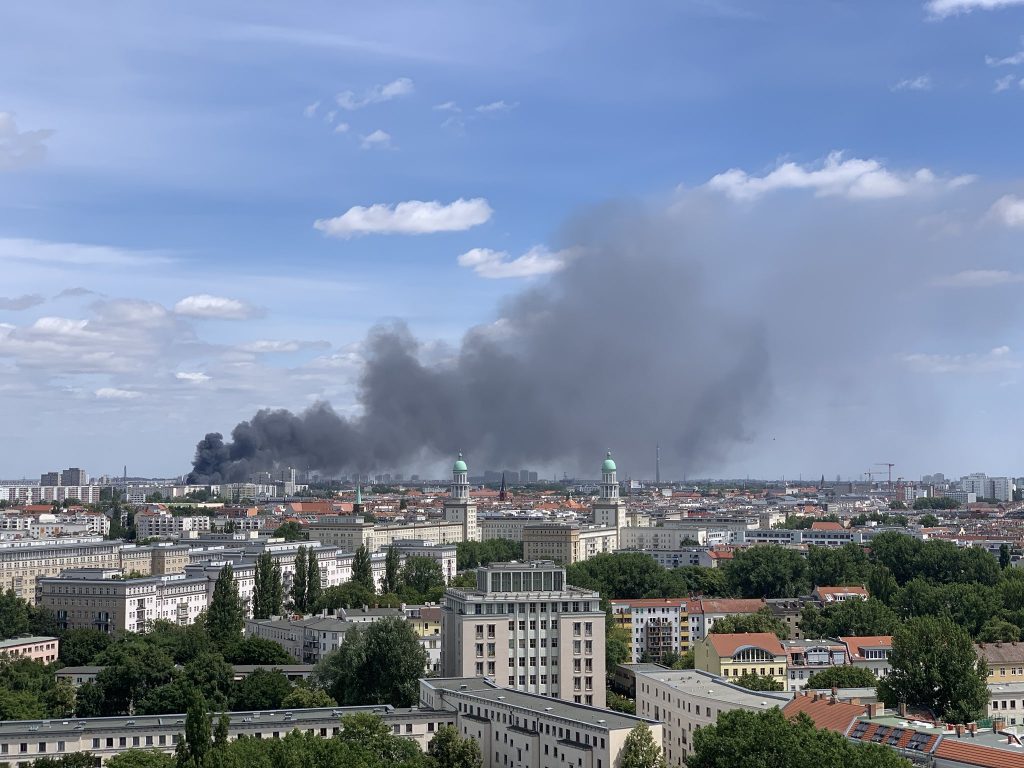 incendio centro commerciale berlino