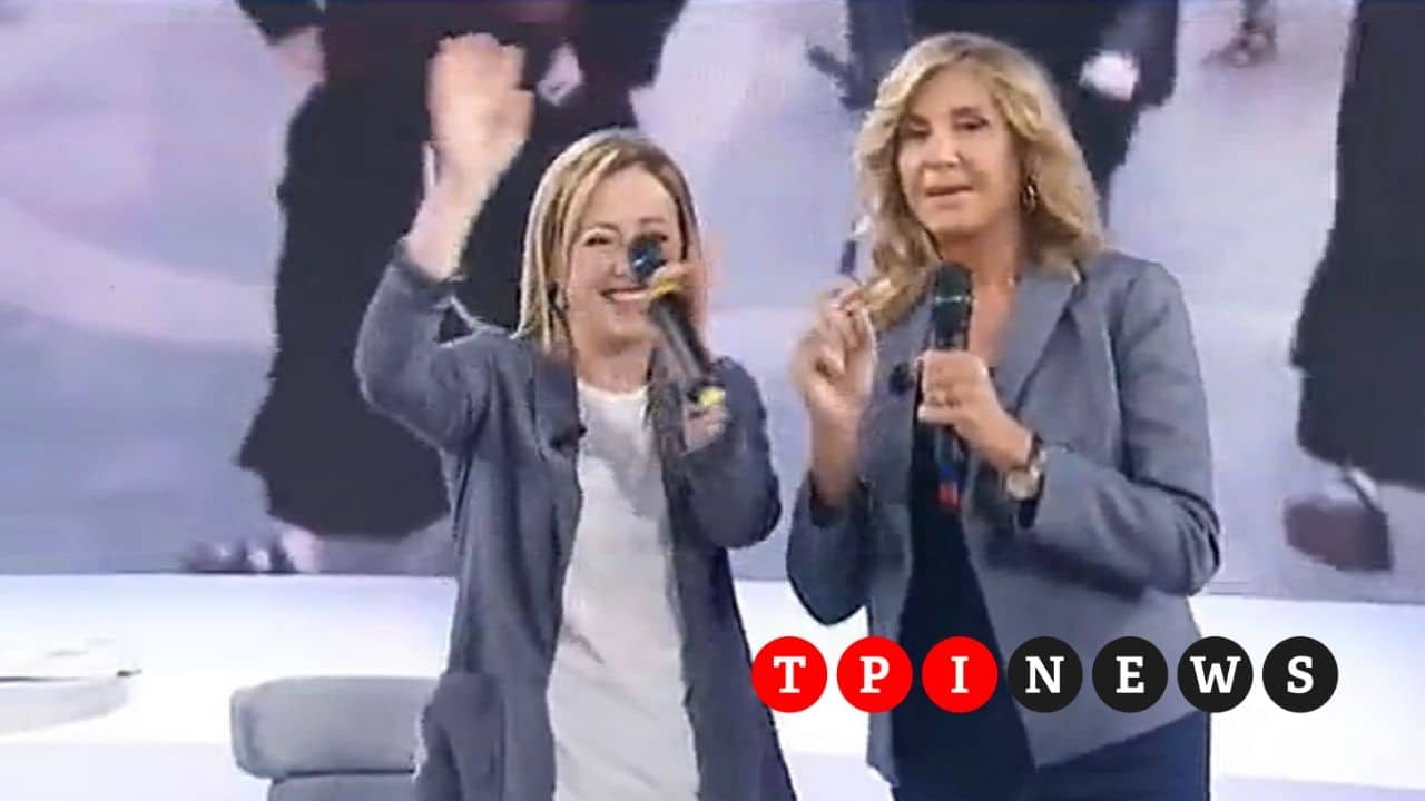 Giorgia Meloni Balla E Canta "Io Sono Giorgia" In Tv | VIDEO