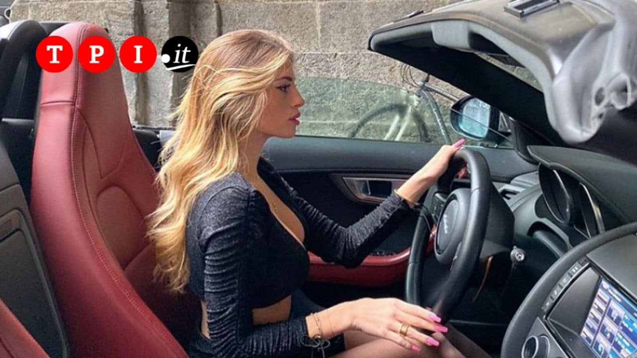 Bufera Per La Foto Di Chiara Nasti Nella Jaguar L Influencer Risponde