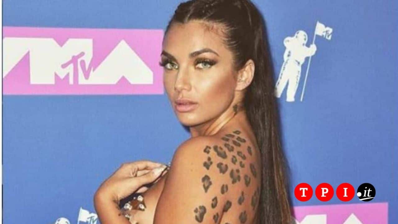 Elettra Lamborghini si sfoga: le foto di me nuda sui social sono fake