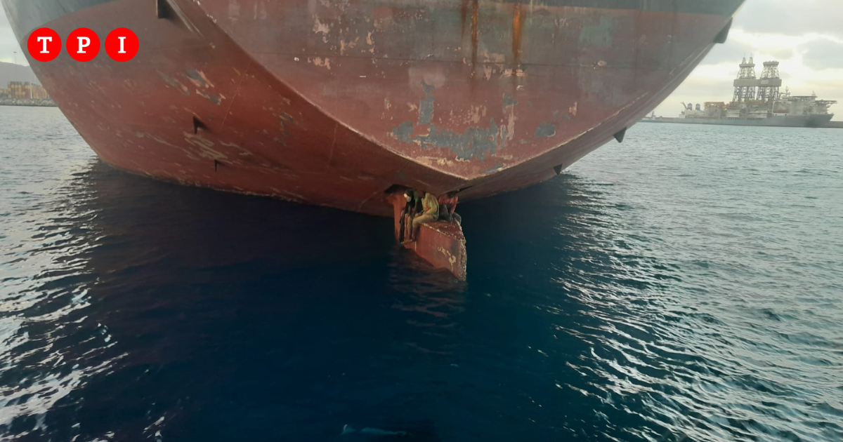 For 11 days clinging to the rudder of an oil tanker: three migrants ...