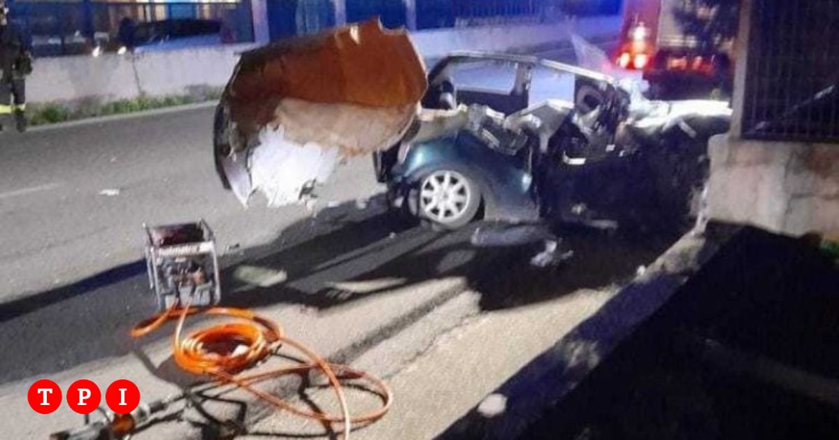 Incidente A Bari, Scontro Tra Un'auto E Un Pullman: Morti Tre Ragazzi