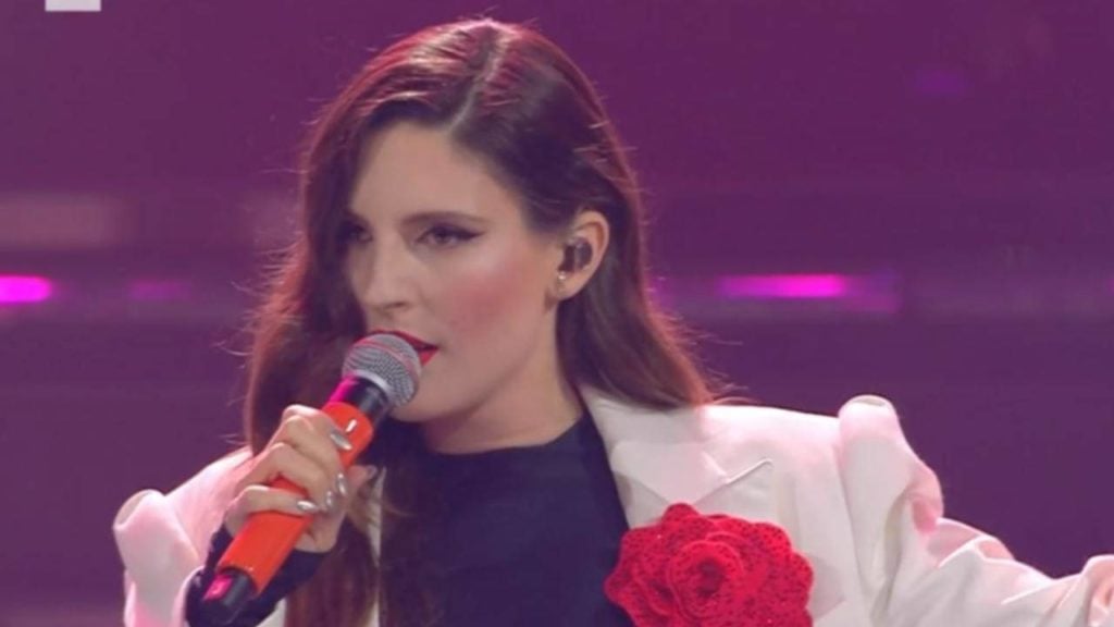 Ditonellapiaga colla zio sanremo 2023 ospite duetti cover festival cantante vero nome chi è