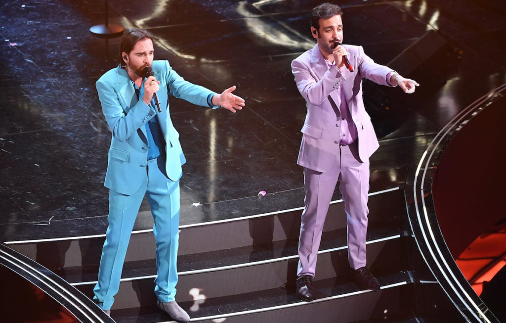 abiti Colapesce e Dimartino sanremo 2023 Festival stilista look vestiti