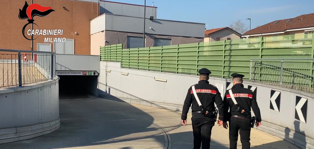 28enne violentata parcheggio supermercato