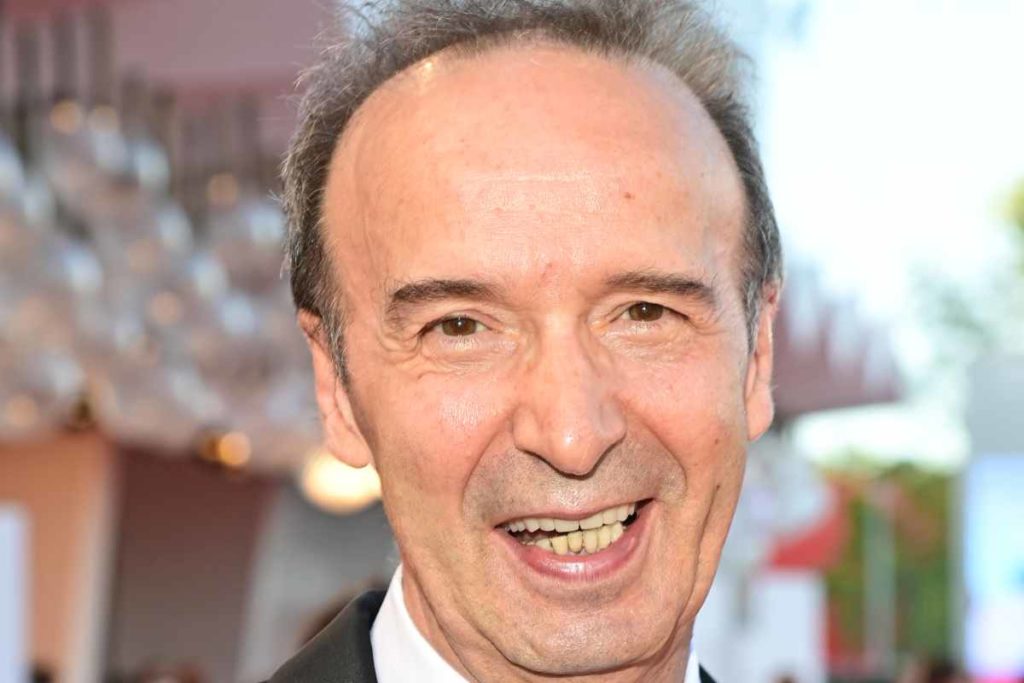 abito roberto benigni sanremo 2023 stilista look vestito festival