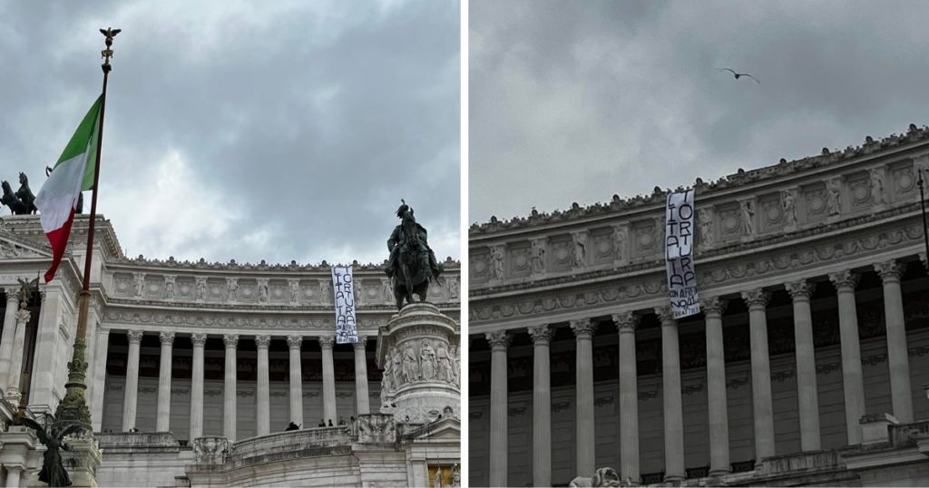 altare della patria striscione