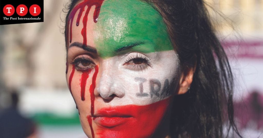iran proteste mahsa amini donne velo stupri percosse torture storie