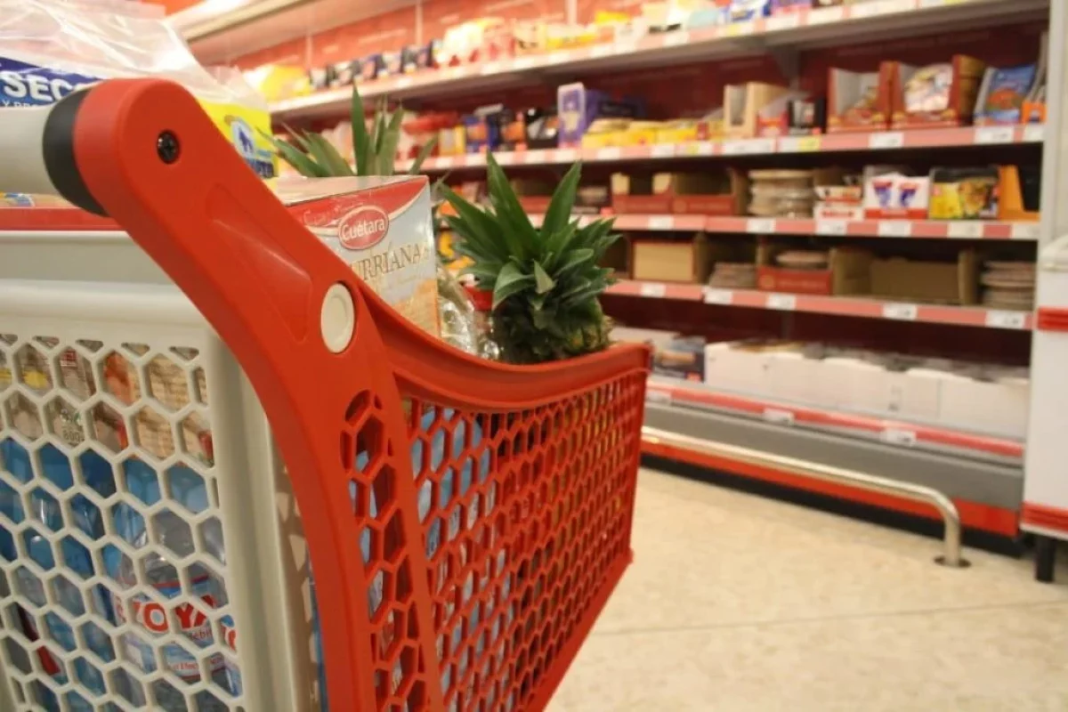pasqua 2023 supermercati negozi aperti chiusi oggi 9 aprile orari