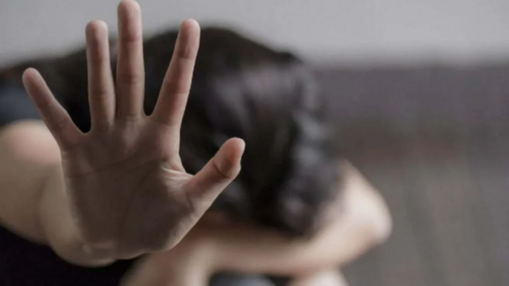 tivoli insegnante religione violenza sessuale