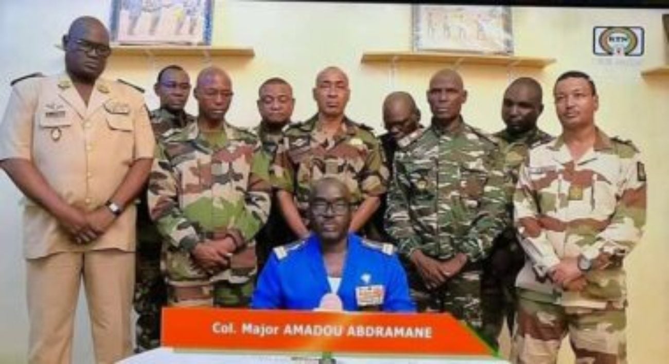 Golpe in Niger, esercito alla tv nazionale Destituito il Presidente Bazoum, chiusi i confini