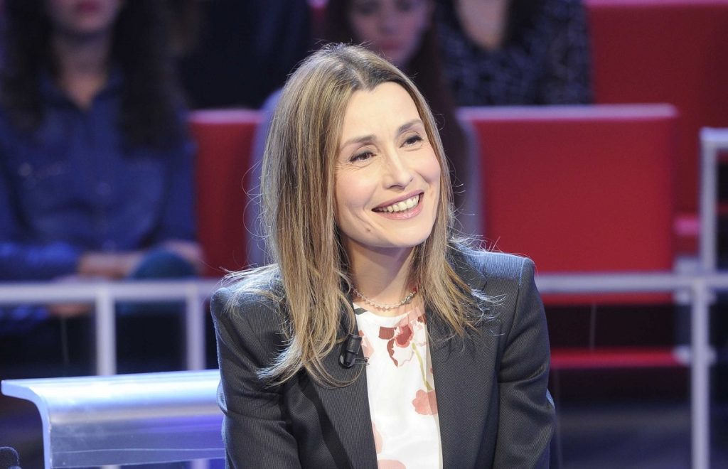 Chi è Claudia Koll attrice ospite oggi a Domenica In marito figli malattia