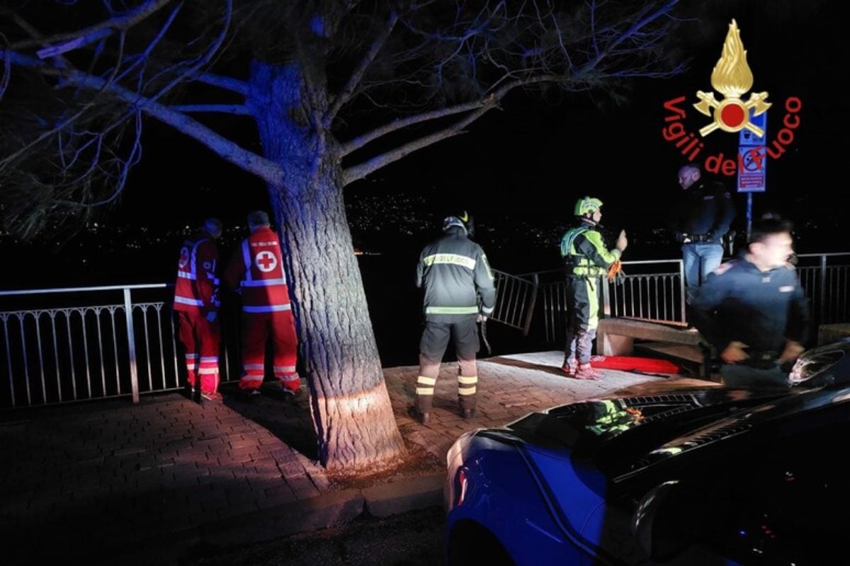 auto lago como morti uomo e donna ultime notizie