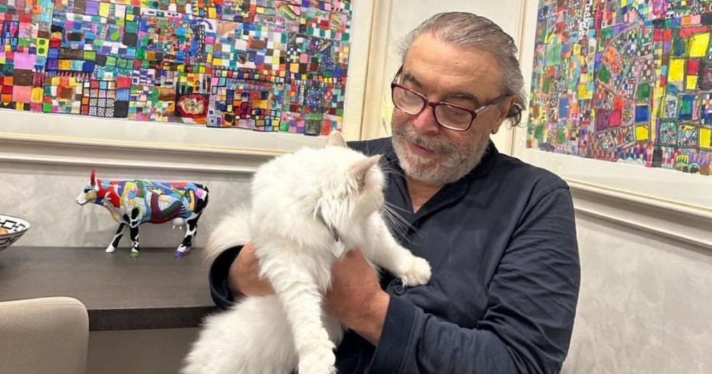 Nino Frassica denunciato dai vicini dopo la scomparsa del gatto Hiro: indagato per diffamazione e stalking