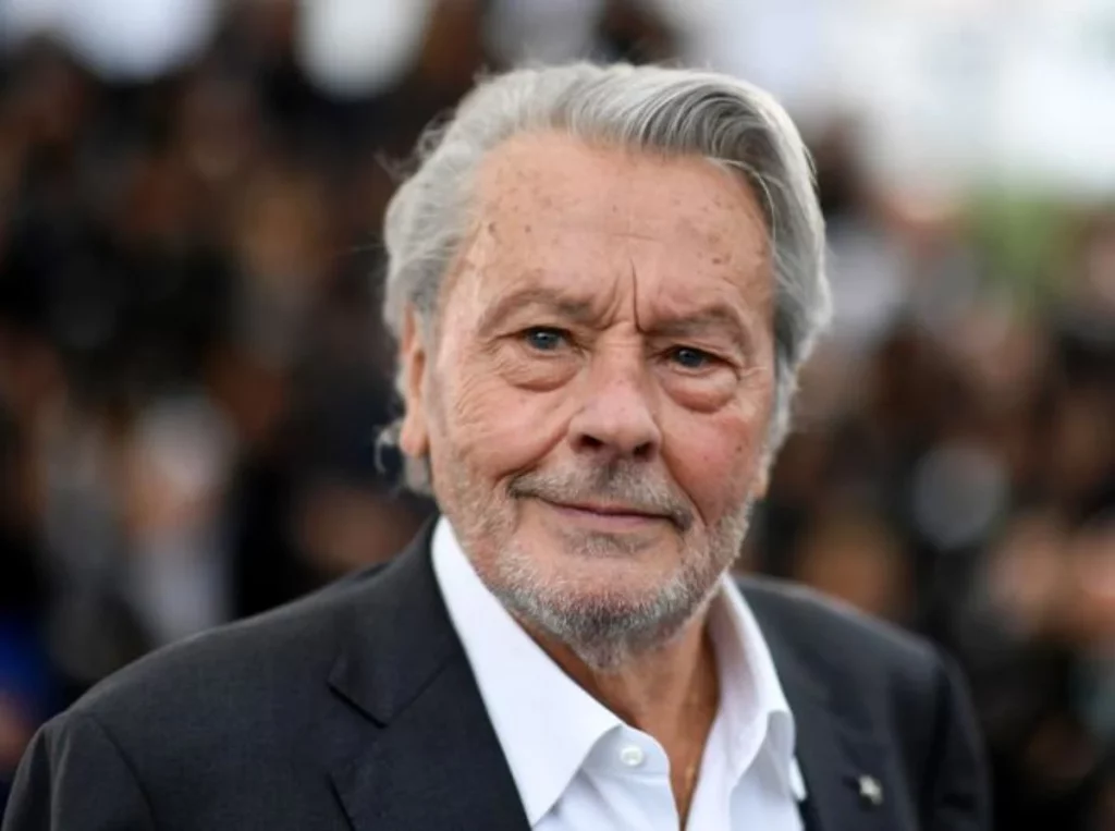 Alain Delon, sequestrate 72 armi nella sua casa di campagna