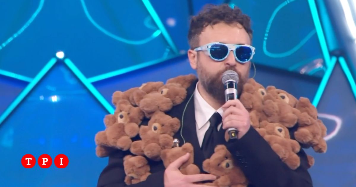 Sanremo 2024, l'appello di Dargen D'Amico contro la guerra