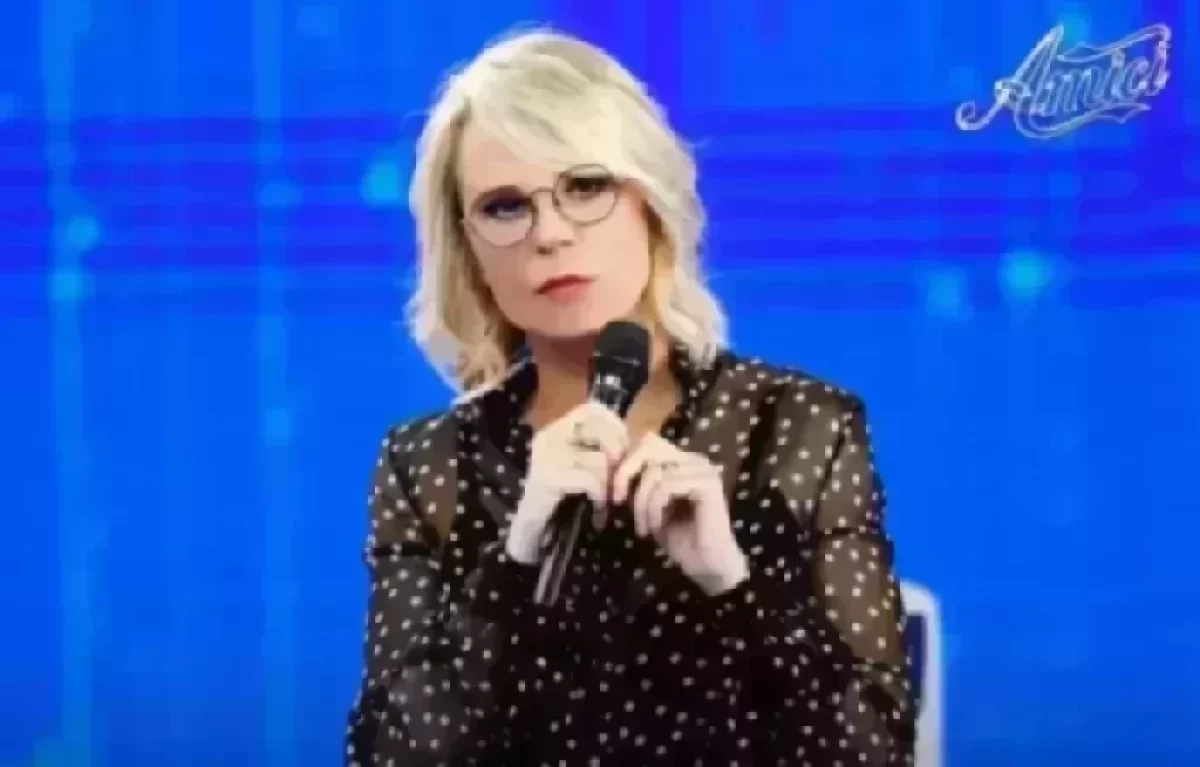 amici 2023 2024 streaming diretta tv