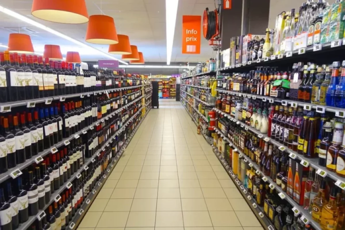 2 giugno 2024 supermercati negozi aperti chiusi festa della repubblica orari