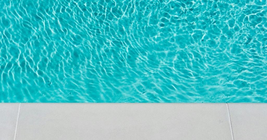 Imola, bambina di 8 anni annega nella piscina di un hotel