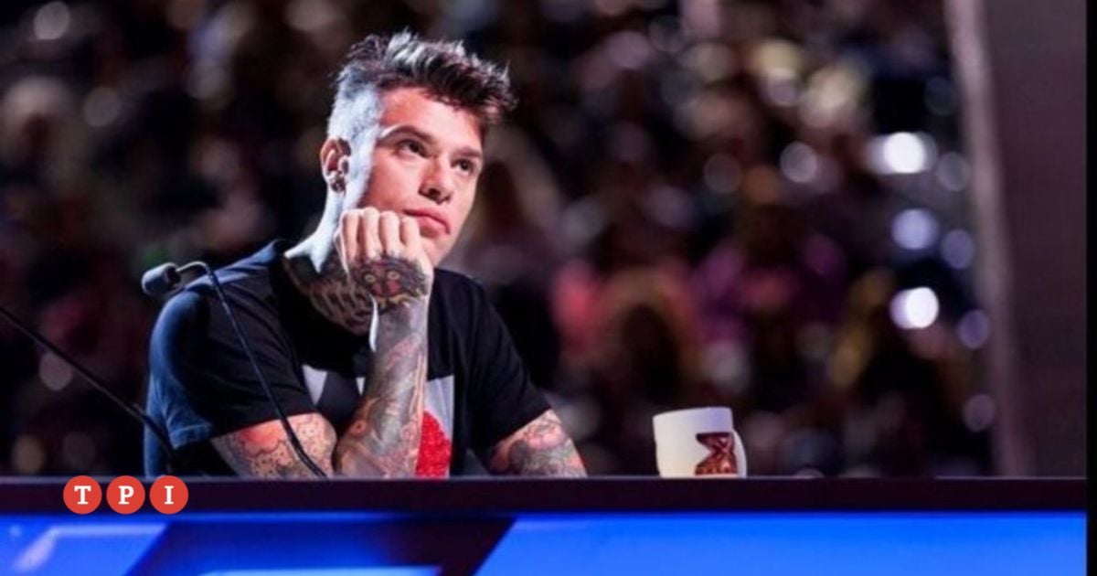 Fedez canta 