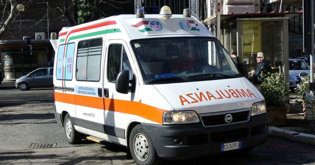 Camper contromano si schianta contro un taxi sull’A8: muore una donna, due feriti