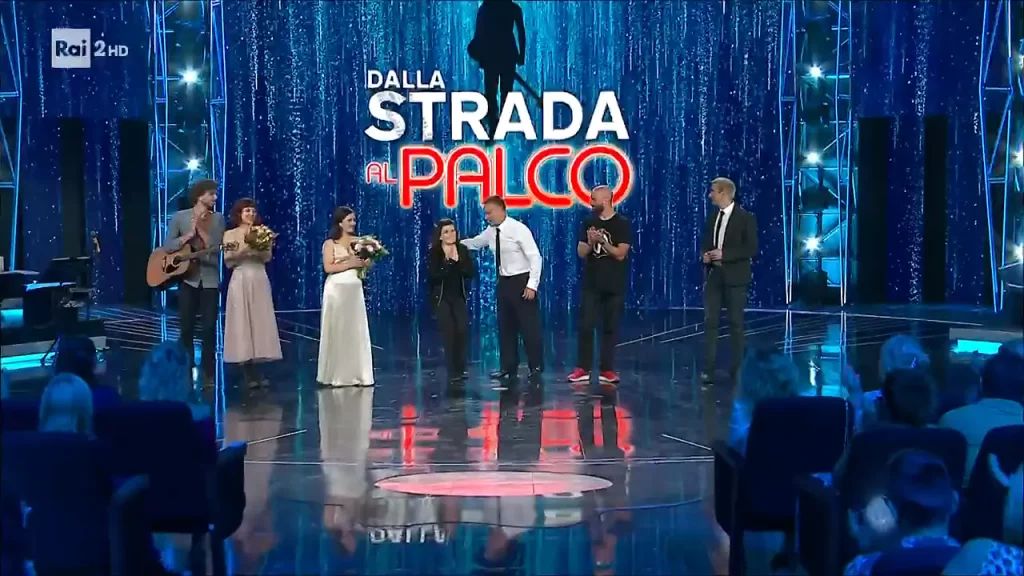 Ascolti tv venerdì 17 gennaio: Dalla strada al palco, Io canto senior, Propaganda Live