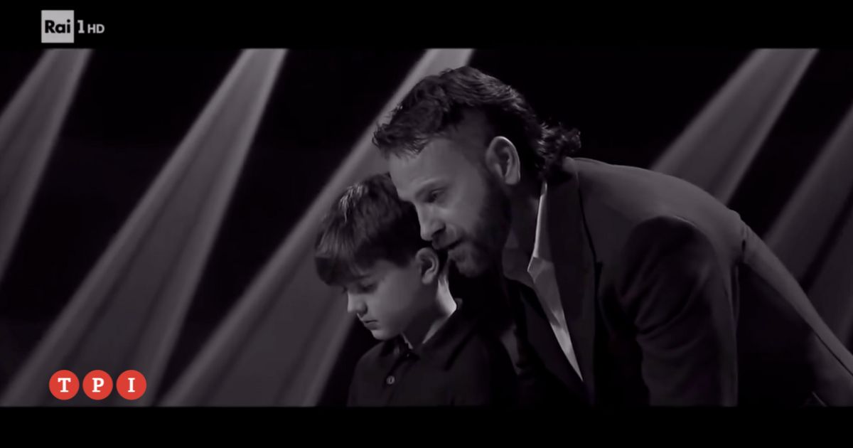 Chi è il piccolo Vittorio, il bambino che si è commosso a Sanremo con Damiano David e Alessandro Borghi