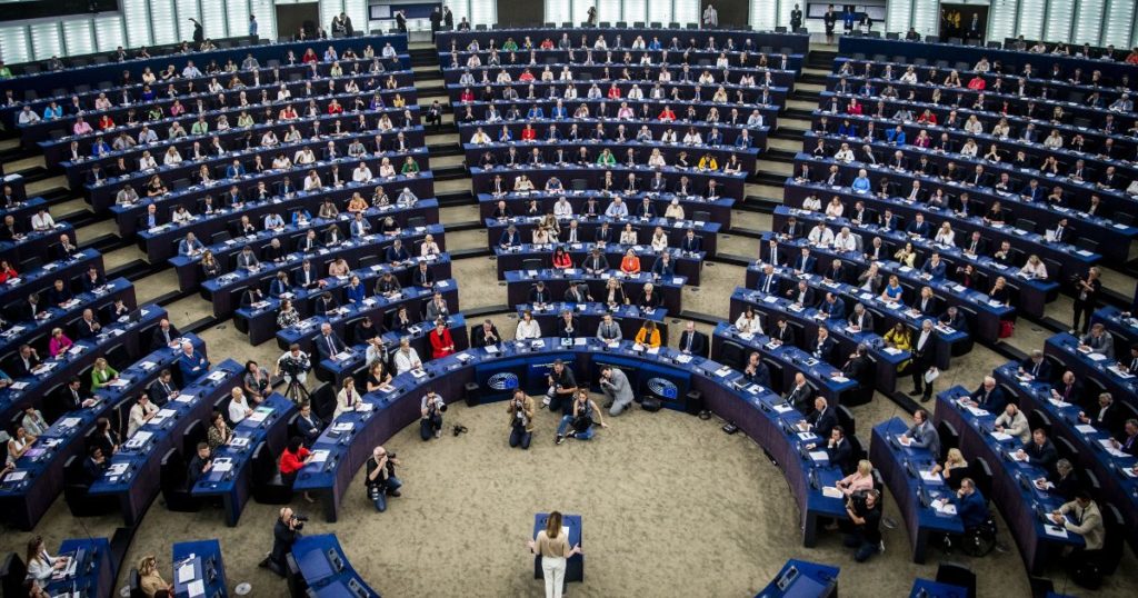 I dazi di Trump e la lotta climatica a rischio: l’Europarlamento convoca la plenaria