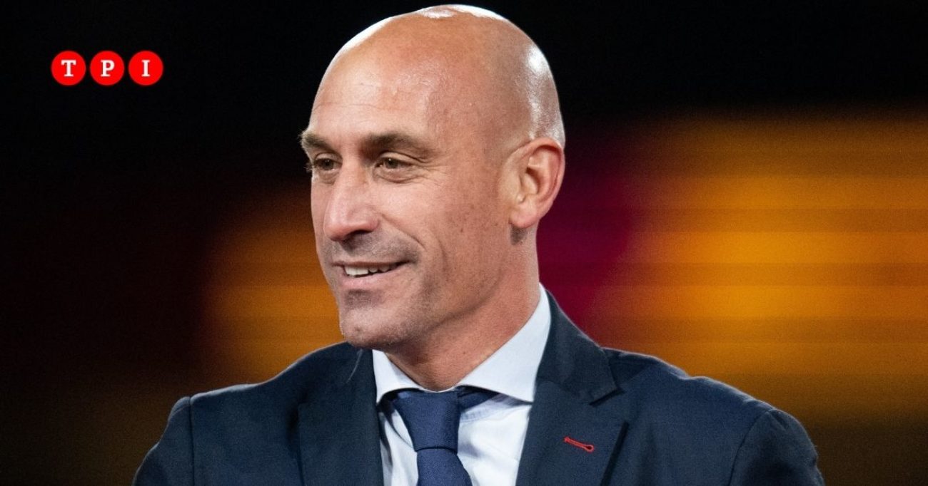 Spagna: l’ex presidente della Federcalcio Rubiales è stato multato per il bacio forzato alla calciatrice Hermoso